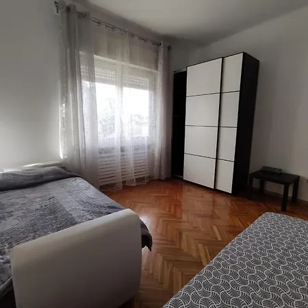 Viktoria *